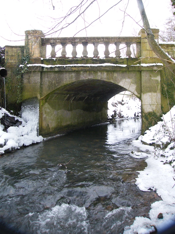 2010-01-10 Wormington bridge seen from downstream