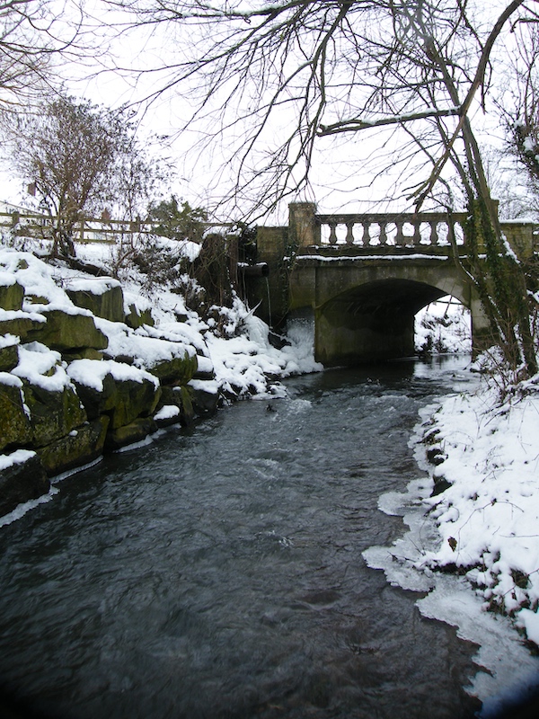 2010-01-10 Wormington bridge seen from upstream